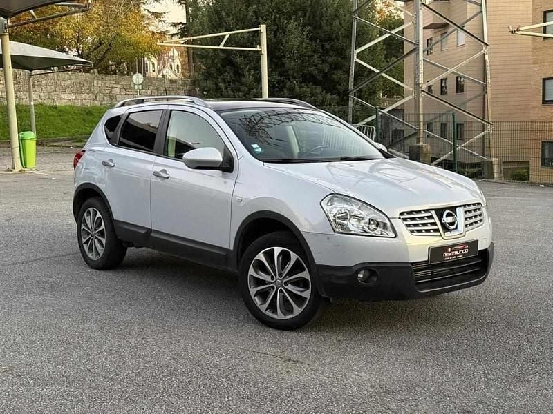 Cinzento Usado 2009 Nissan Qashqai SUV | € 6.300 (Bom preço) - Imagem 1/4