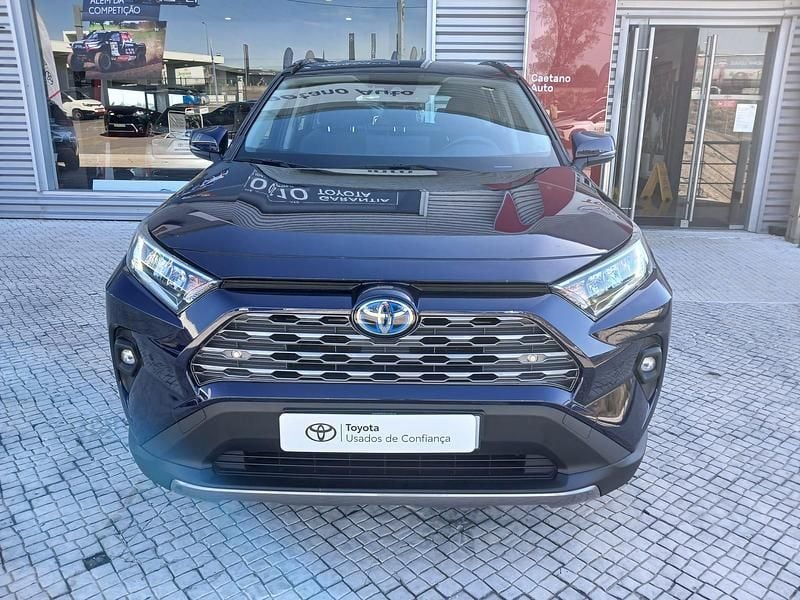 Azul (pintura metalizada) Usado 2024 Toyota RAV4 Comfort SUV | € 44.000 - Imagem 1/4