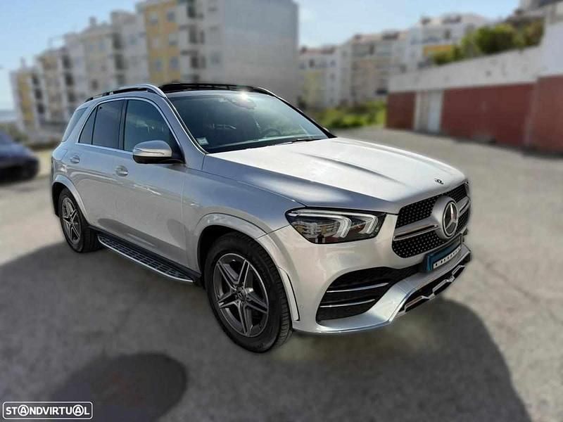 Cinzento Usado 2019 Mercedes GLE300 Citadino | € 50.900 - Imagem 1/4