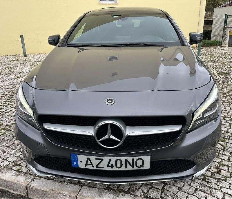 Usado Mercedes CLA180 109 HP (80 kW) 2017 Sedan