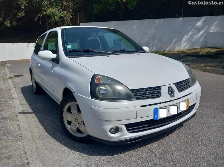 Usado Renault Clio II 65 HP (47 kW) 2003 Branco