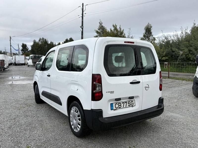 Usado Opel Combo 102 HP (75 kW) 2020 Branco Monovolume