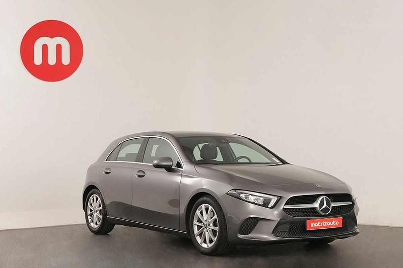 Cinzento Usado 2018 Mercedes A200 Citadino | € 29.999 (Caro) - Imagem 1/4