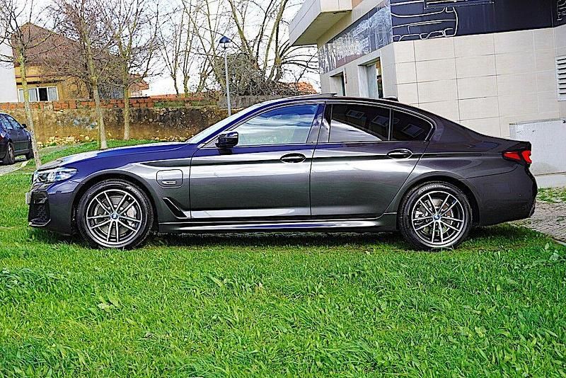 Usado BMW 530 iPerformance 292 HP (214 kW) 2023 Cinza Sedan