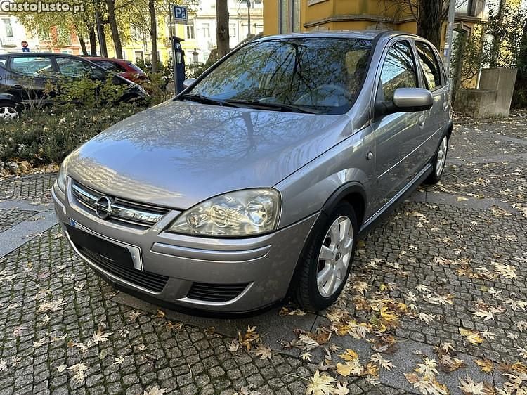 Cinza Usado 2005 Opel Corsa Citadino | € 3.450 (Preço justo) - Imagem 1/1