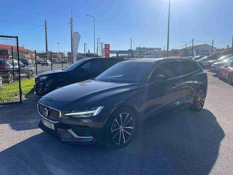 Usado Volvo V60 Core 253 HP (186 kW) 2024 Outro Carrinha