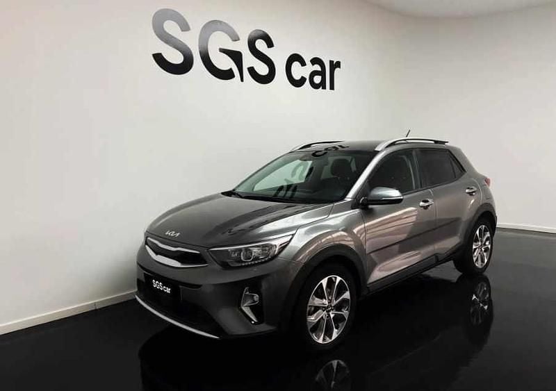 Cinza Usado 2024 Kia Stonic SUV | € 19.500 (Preço elevado) - Imagem 1/4