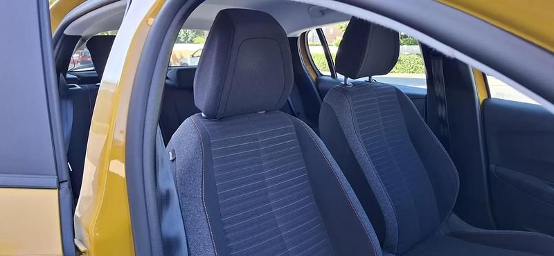 Usado Peugeot 208 Active 102 HP (75 kW) 2019 Amarelo Citadino