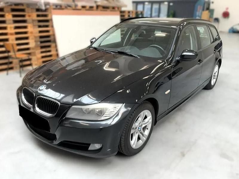 Preto Usado 2012 BMW 318 Luxury Line Carrinha | € 11.990 (Preço elevado) - Imagem 1/4