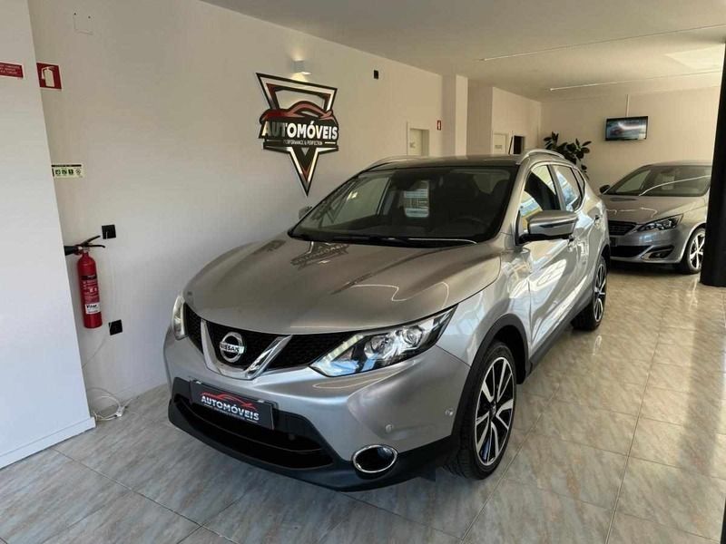 Cinzento Usado 2015 Nissan Qashqai SUV | € 16.990 (Preço elevado) - Imagem 1/4