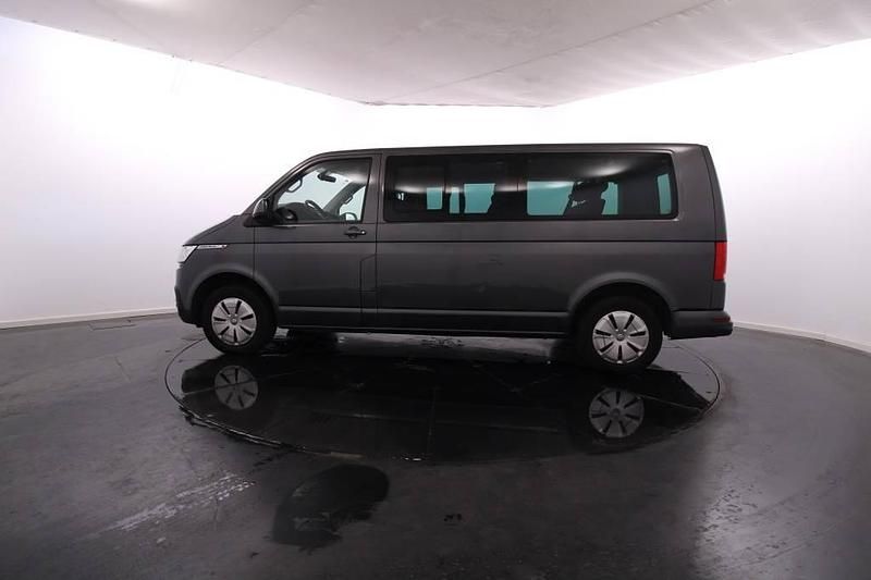 Usado VW Caravelle 150 HP (110 kW) 2022 Cinza Monovolume