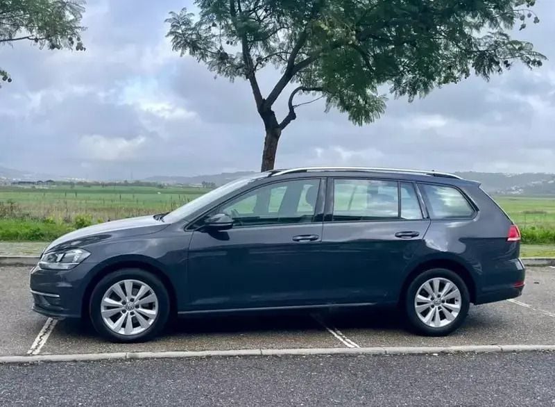 Usado VW Golf VII Trendline 115 HP (84 kW) 2017 Cinza escuro Carrinha