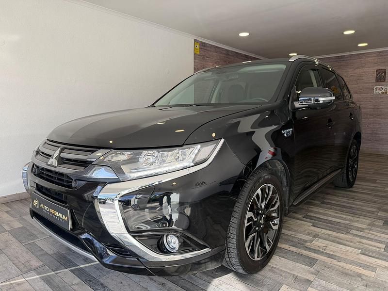 Usado Mitsubishi Outlander Instyle 203 HP (149 kW) 2018 Preto SUV