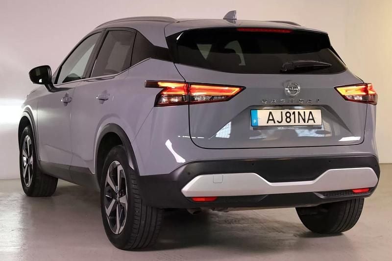 Usado Nissan Qashqai N-Connecta 140 HP (102 kW) 2021 Cinza escuro SUV