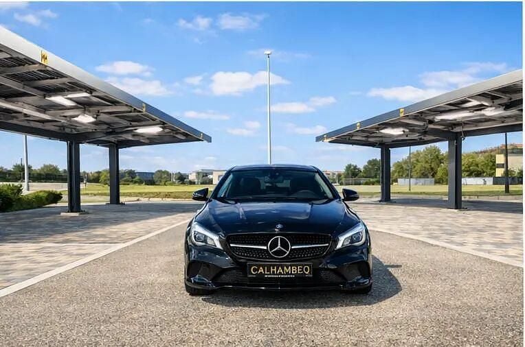 Usado Mercedes CLA180 AMG line 109 HP (80 kW) 2018 Azul Sedan