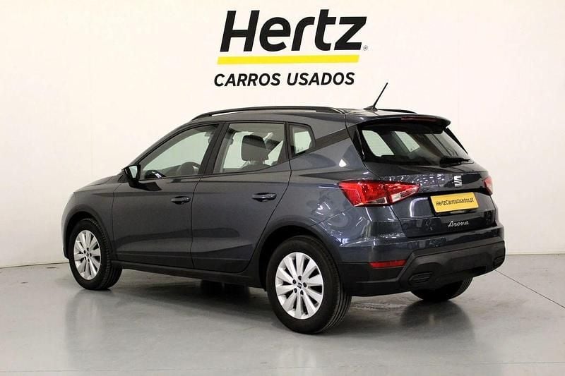 Usado Seat Arona Style 95 HP (69 kW) 2023 Cinza SUV