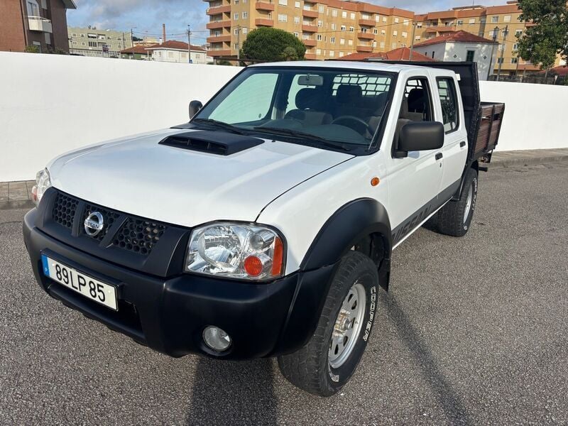 Usado Nissan Cabstar 133 HP (97 kW) 2011 Branco Pickup