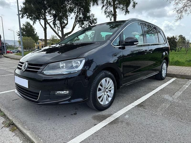 Usado 2017 VW Sharan Highline Monovolume | € 21.500 - Imagem 1/4