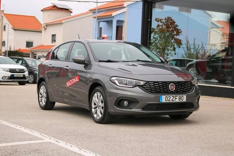 Usado Fiat Tipo 95 HP (69 kW) 2019 Cinzento