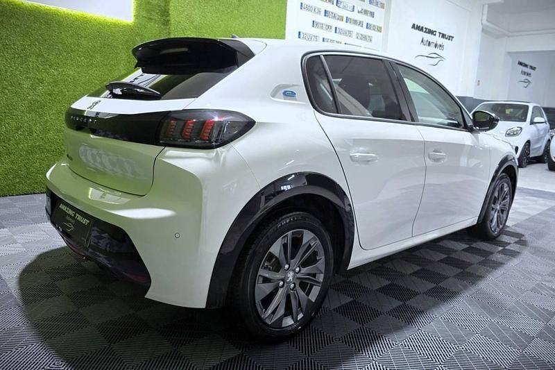 Usado Peugeot e-208 Allure 100 kW (136 HP) 2023 Branco Citadino