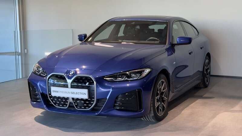 Usado BMW i4 Shadowline 250 kW (340 HP) 2023 Azul portimão metalizada Sedan