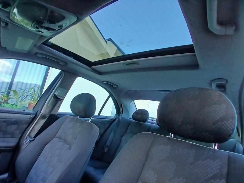 Usado Mercedes C220 143 HP (105 kW) 2001 Cinzento