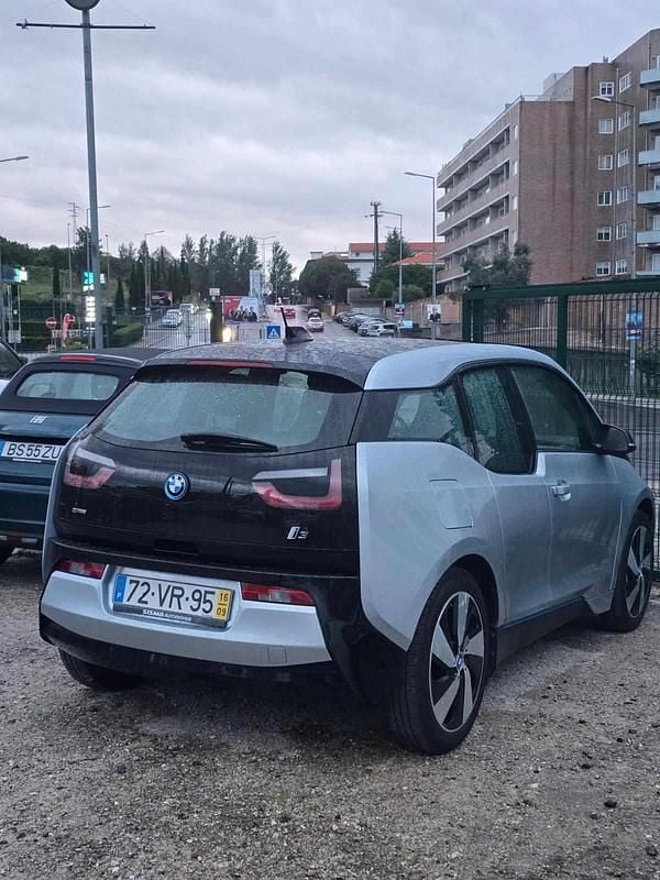 Cinzento Usado 2016 BMW i3 Citadino | € 11.950 (Bom preço) - Imagem 1/1