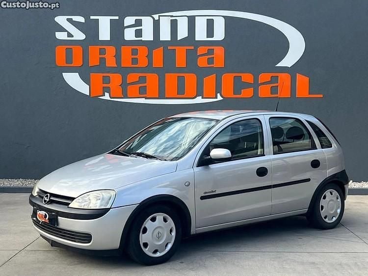 Cinza Usado 2002 Opel Corsa Citadino | € 3.750 (Caro) - Imagem 1/1