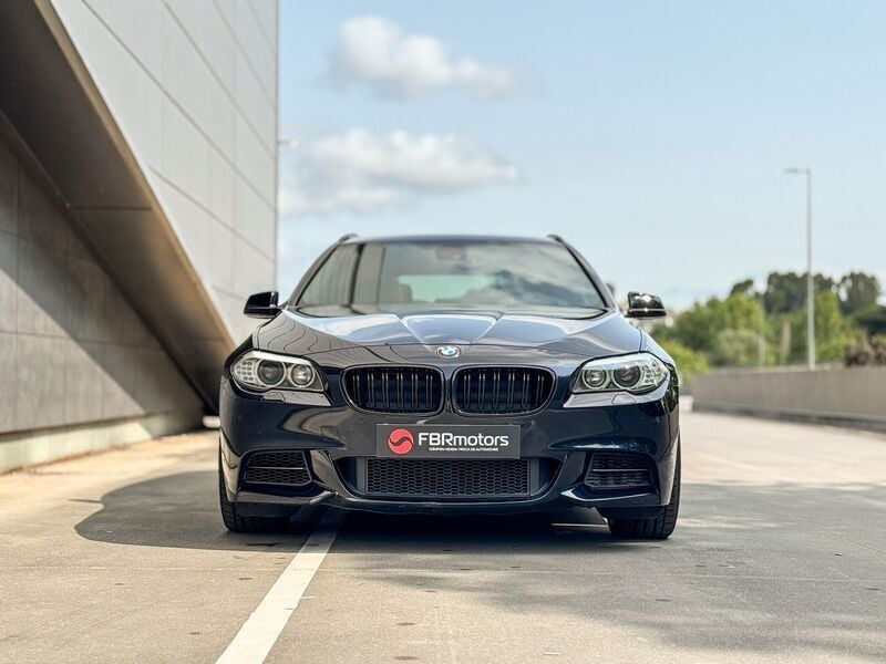 Azul Usado 2012 BMW M550 Sport Line Sedan | € 29.990 - Imagem 1/4