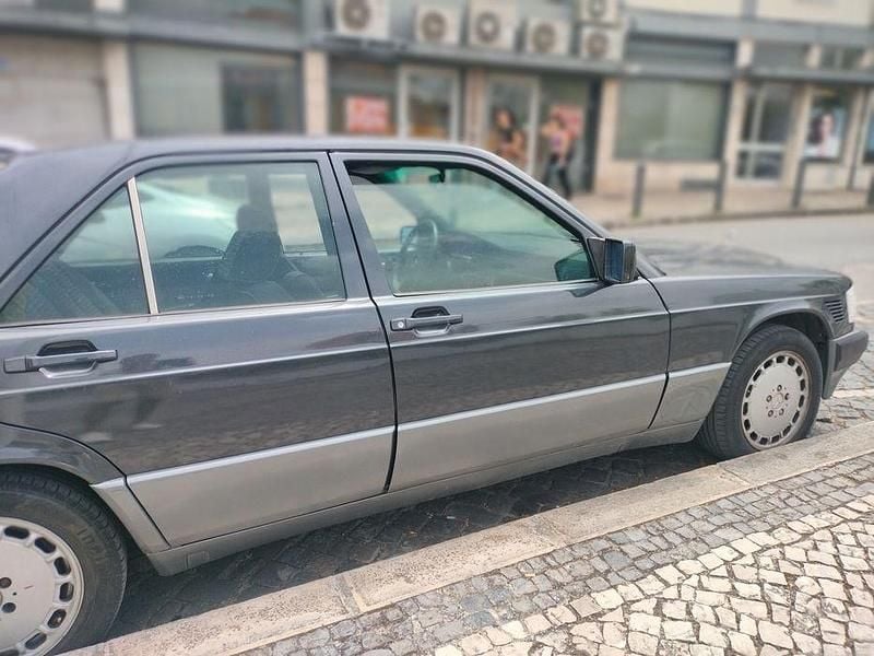 Usado 1992 Mercedes 190 Sedan | € 4.500 - Imagem 1/4