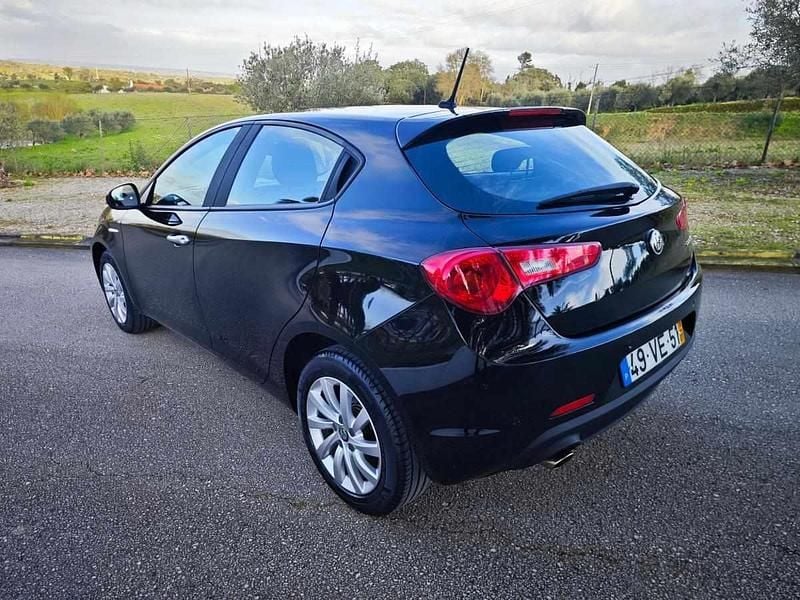 Usado Alfa Romeo Giulietta 120 HP (88 kW) 2018 Preto Citadino