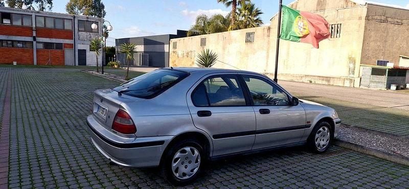 Usado 1998 Honda Civic S Sedan | € 1.690 - Imagem 1/4