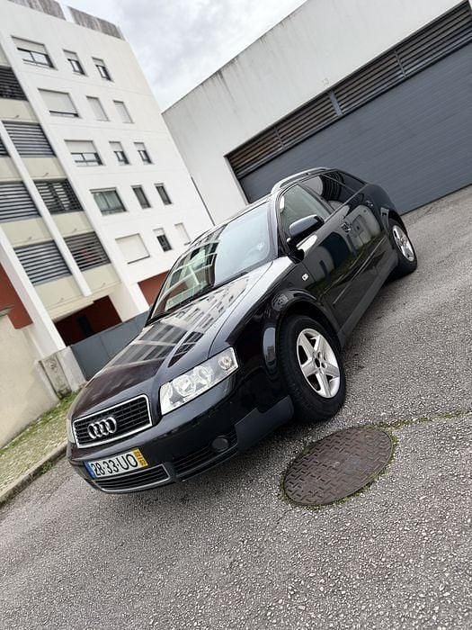 Usado 2002 Audi A4 Sedan | € 3.750 (Bom preço) - Imagem 1/4