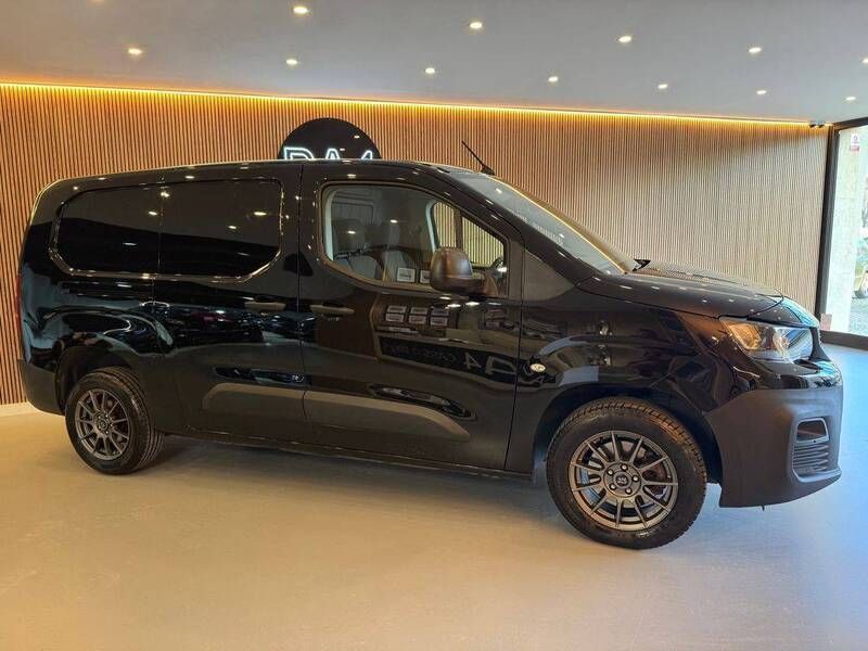 Preto Usado 2019 Peugeot Partner Monovolume | € 14.490 (Caro) - Imagem 1/4
