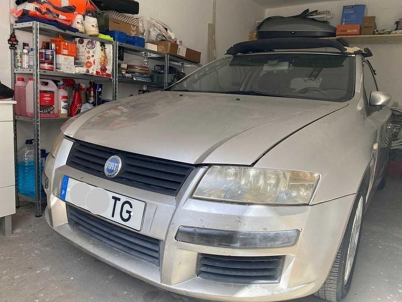 Usado 2002 Fiat Stilo | € 1.300 - Imagem 1/4