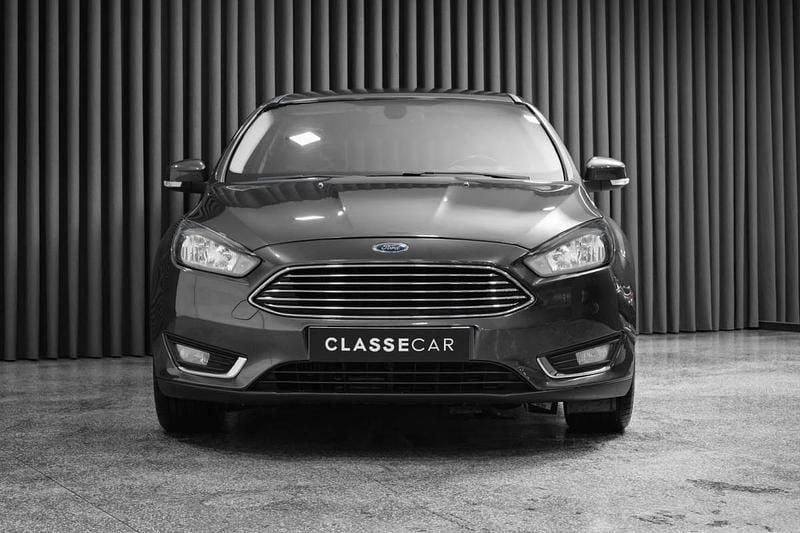 Usado Ford Focus Titanium 120 HP (88 kW) 2015 Cinza Carrinha