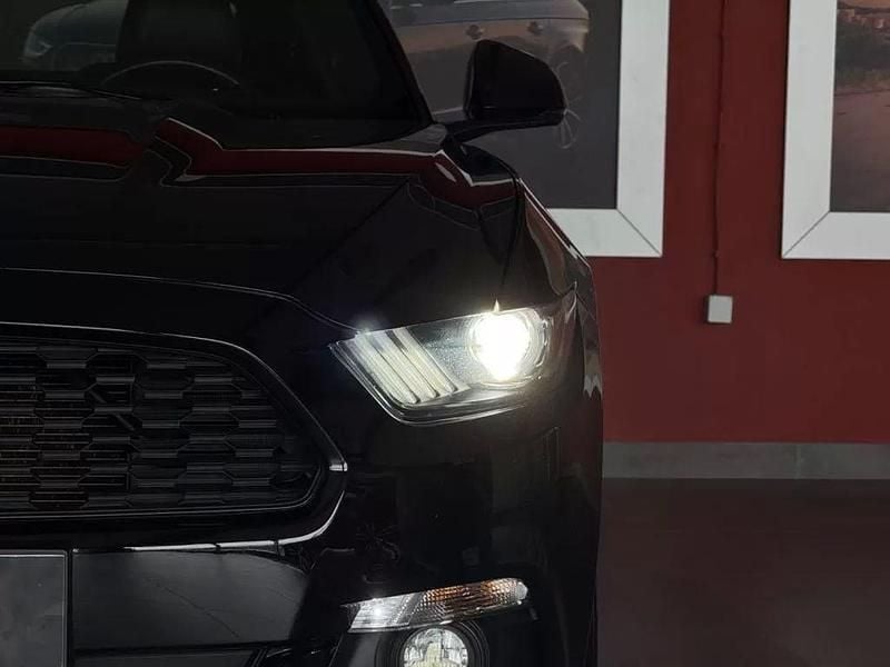 Usado Ford Mustang 317 HP (233 kW) 2015 Preto Coupé