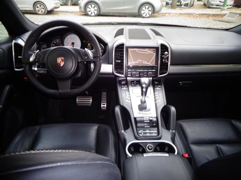 Usado Porsche Cayenne 333 HP (244 kW) 2010 Preto SUV