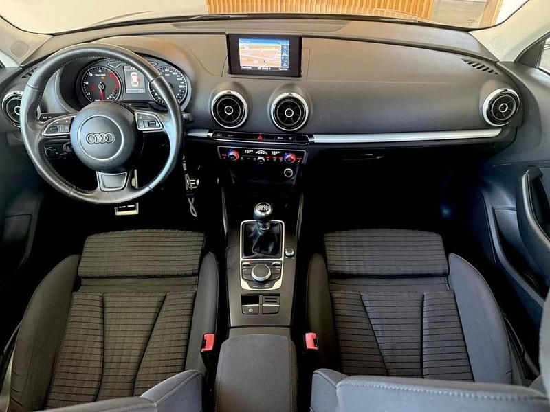 Usado Audi A3 110 HP (80 kW) 2016 Cinzento