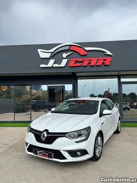 Branco Usado 2020 Renault Mégane IV Zen Citadino | € 14.850 (Preço justo) - Imagem 1/1