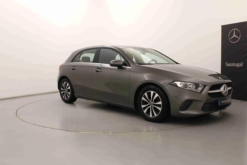 Usado Mercedes A180 Style 116 HP (85 kW) 2020 Outra Citadino