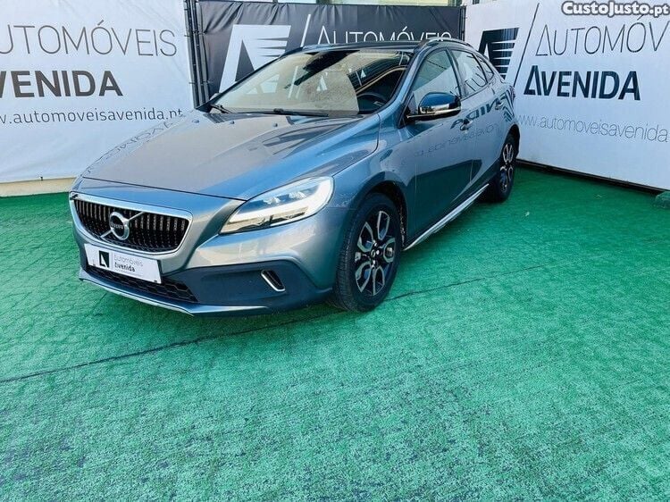 Cinza Usado 2016 Volvo V40 CC Carrinha | € 21.000 - Imagem 1/1