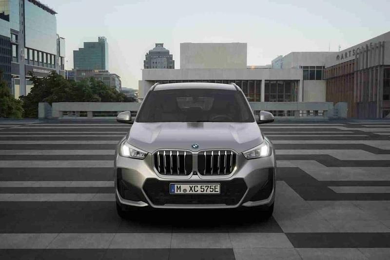 Preto Novo 2025 BMW X1 Luxury Line SUV | € 58.000 - Imagem 1/4