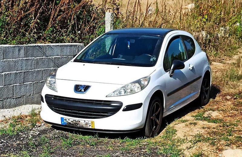 Usado 2008 Peugeot 207 | € 2.800 (Bom preço) - Imagem 1/4