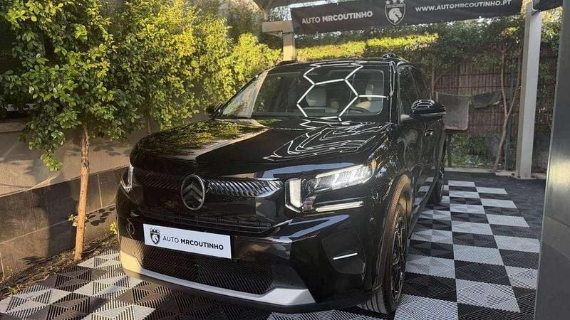 Usado Citroën e-C3 83 kW (113 HP) 2025 Preto Citadino