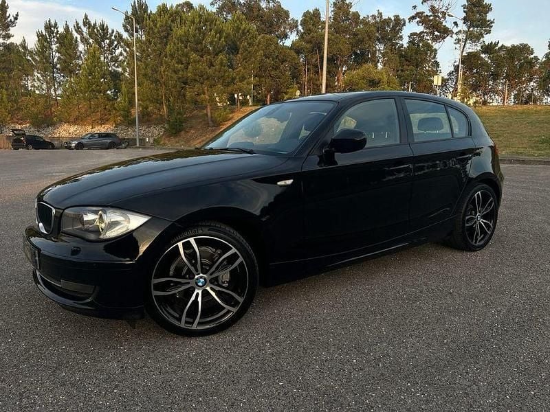 Usado 2011 BMW 118 Sport Line Citadino | € 12.500 (Preço justo) - Imagem 1/4