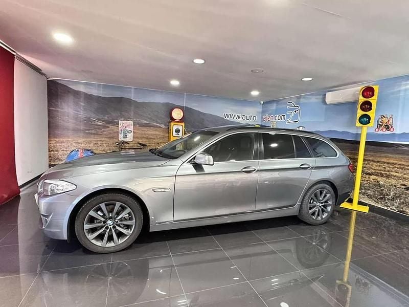 Cinza Usado 2010 BMW 520 Luxury Line Carrinha | € 12.990 (Preço justo) - Imagem 1/4