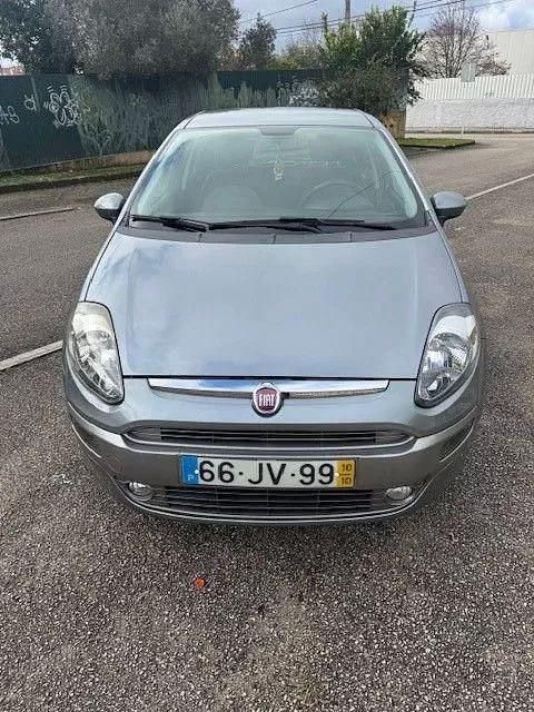 Cinzento Usado 2010 Fiat Punto Citadino | € 5.450 - Imagem 1/4