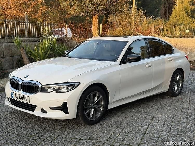 Branco Usado 2021 BMW 318 Comfort Edition Sedan | € 25.980 (Preço justo) - Imagem 1/2