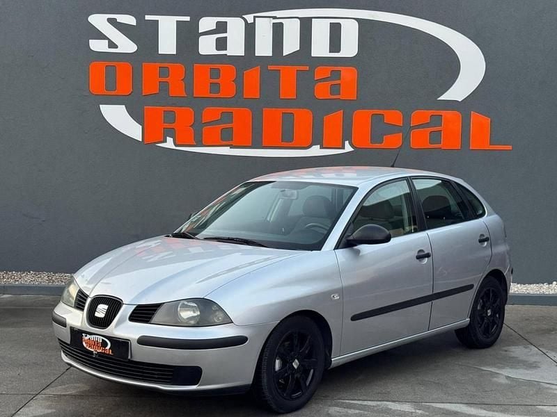 Cinzento Usado 2002 Seat Ibiza | € 4.950 (Caro) - Imagem 1/4